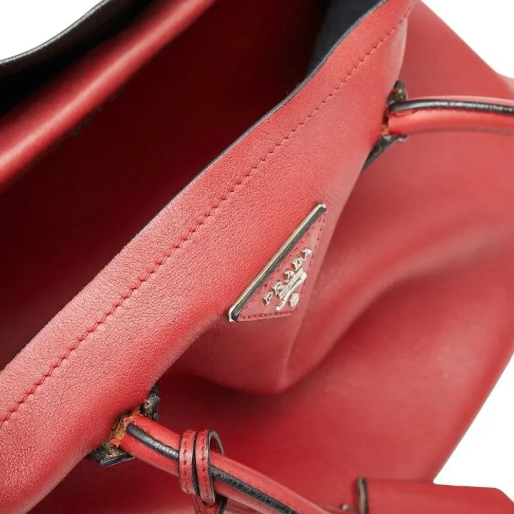 Prada delivery duty